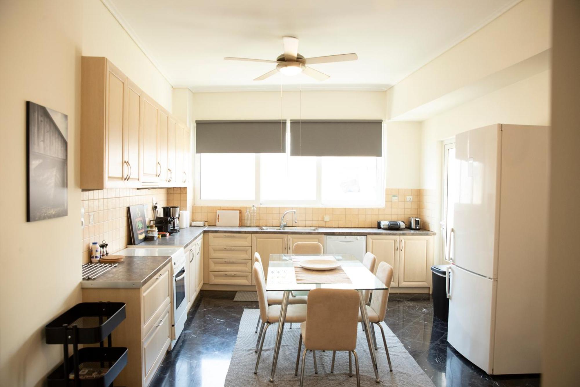 Spacious Glyfada Golf 4Br -Near Beach + Shops 아테네 외부 사진