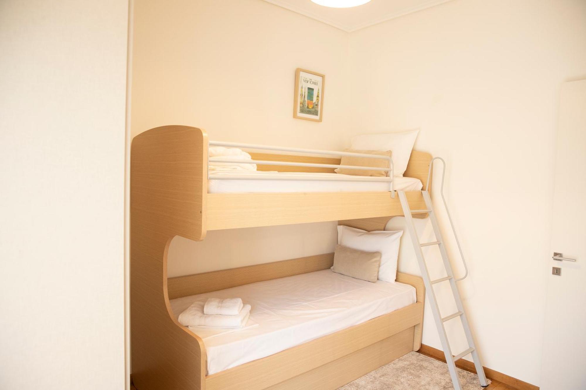 Spacious Glyfada Golf 4Br -Near Beach + Shops 아테네 외부 사진